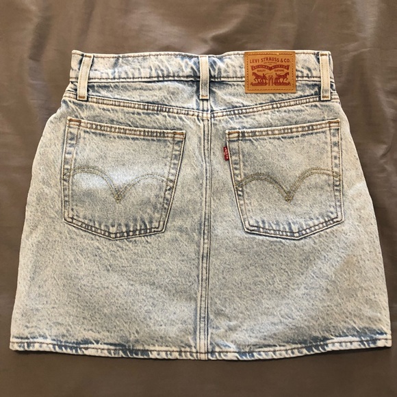 Levi’s Jean Skirt - Picture 3 of 3